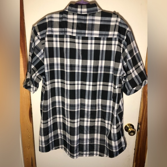 Short sleeve button down - Picture 2 of 5